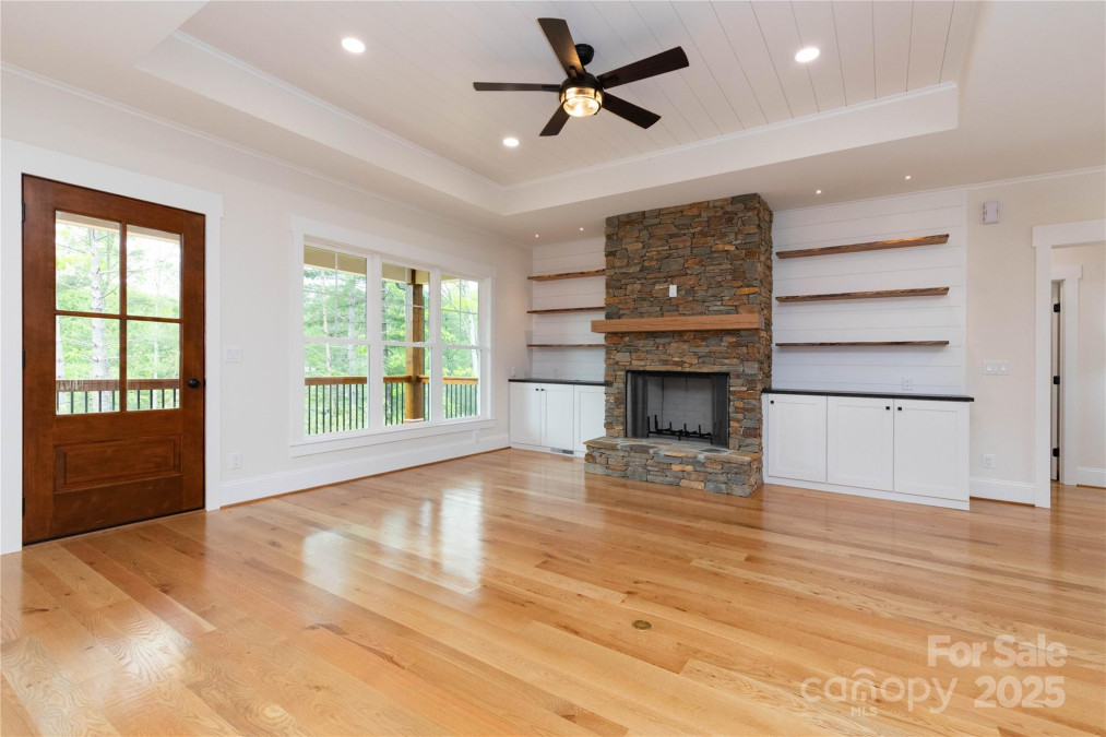 111 Laura Tc Hendersonville, NC 28792