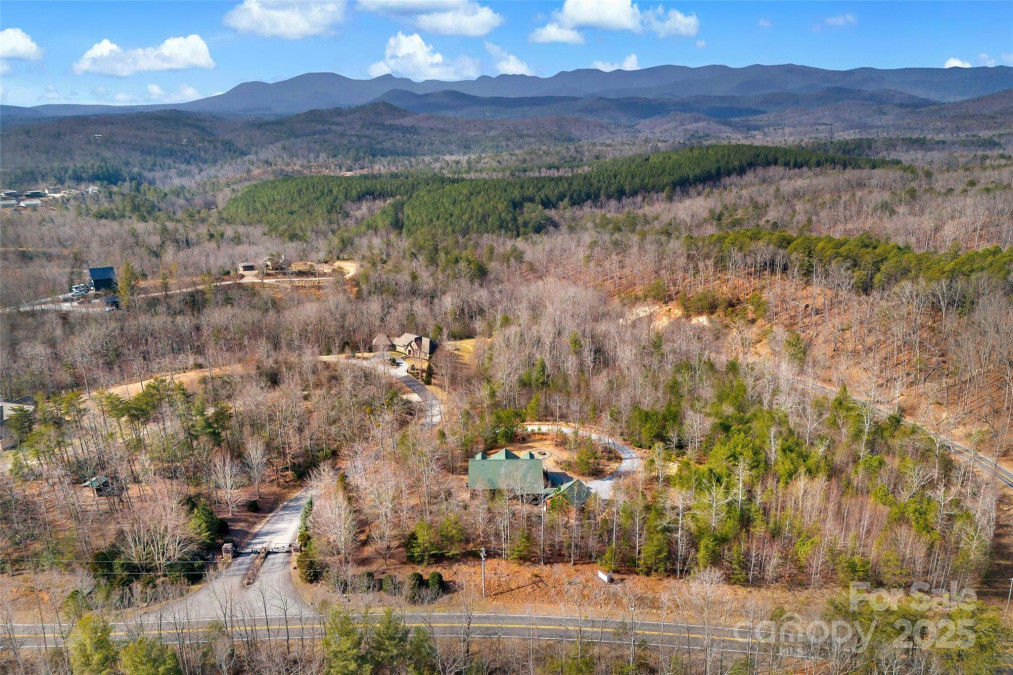 62 Bear Cliff Dr Nebo, NC 28761