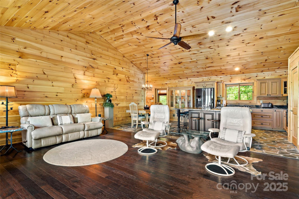 62 Bear Cliff Dr Nebo, NC 28761