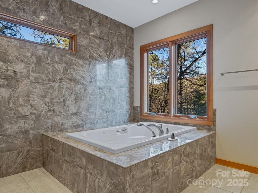 500 Oleta Mill Trl Hendersonville, NC 28792