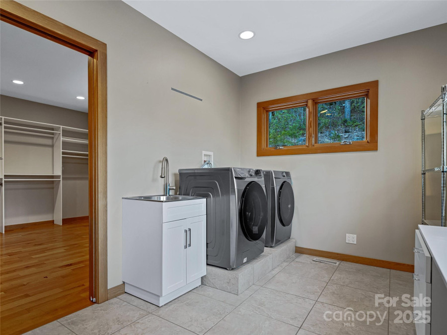 500 Oleta Mill Trl Hendersonville, NC 28792