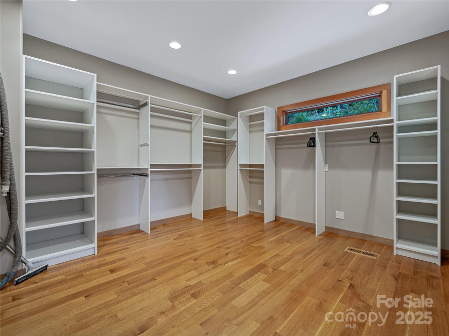 500 Oleta Mill Trl Hendersonville, NC 28792