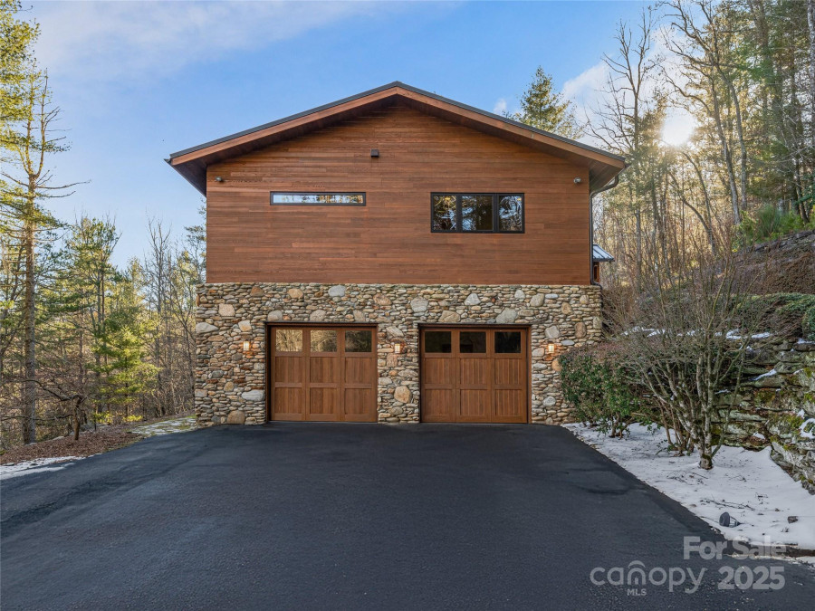 500 Oleta Mill Trl Hendersonville, NC 28792
