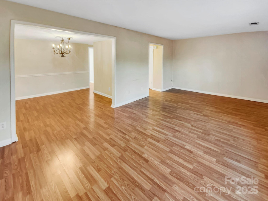 8003 Regent Park Ln Charlotte, NC 28210