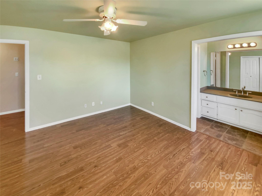 8003 Regent Park Ln Charlotte, NC 28210