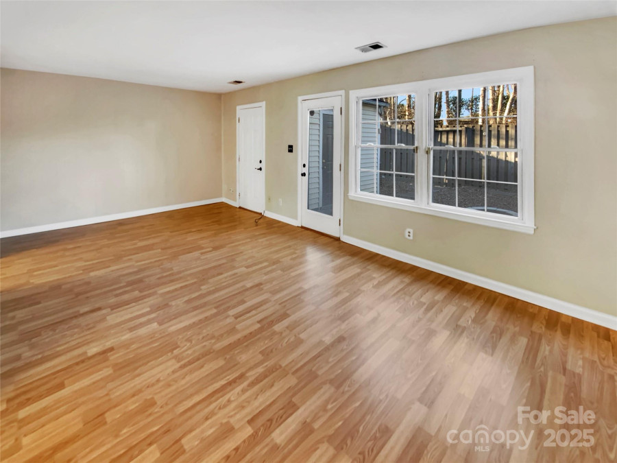 8003 Regent Park Ln Charlotte, NC 28210