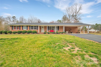 549 Dairy Rd Troy, NC 27371