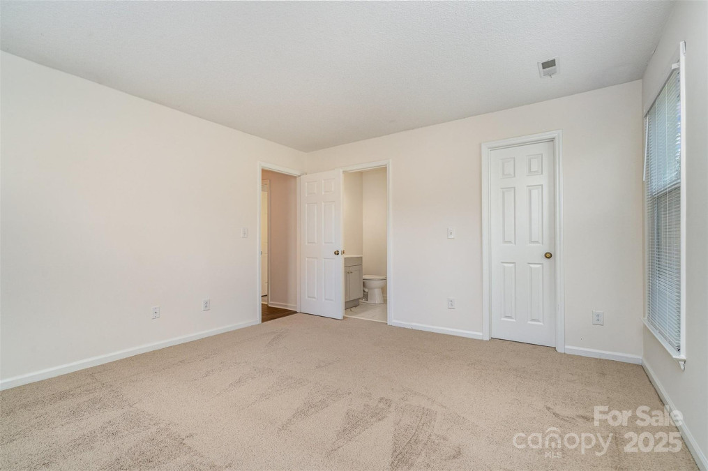 10240 Rose Meadow Ln Charlotte, NC 28277