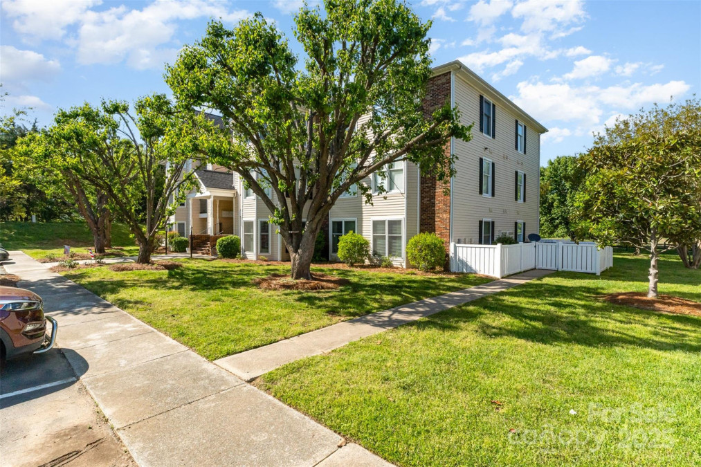 10240 Rose Meadow Ln Charlotte, NC 28277