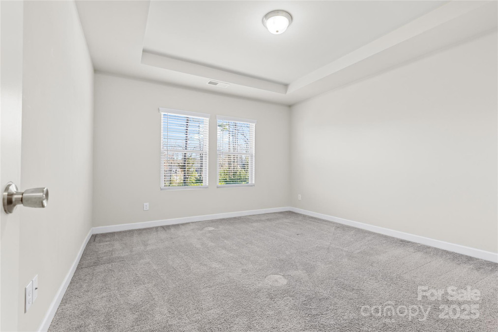 9307 Dufaux Dr Charlotte, NC 28278