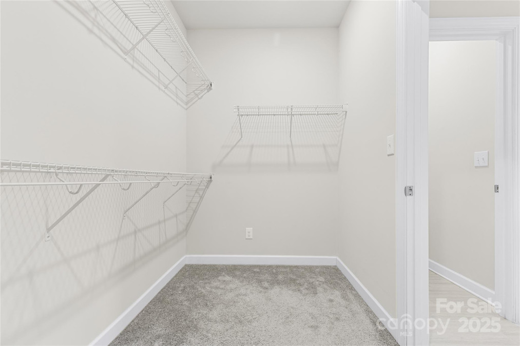 9307 Dufaux Dr Charlotte, NC 28278