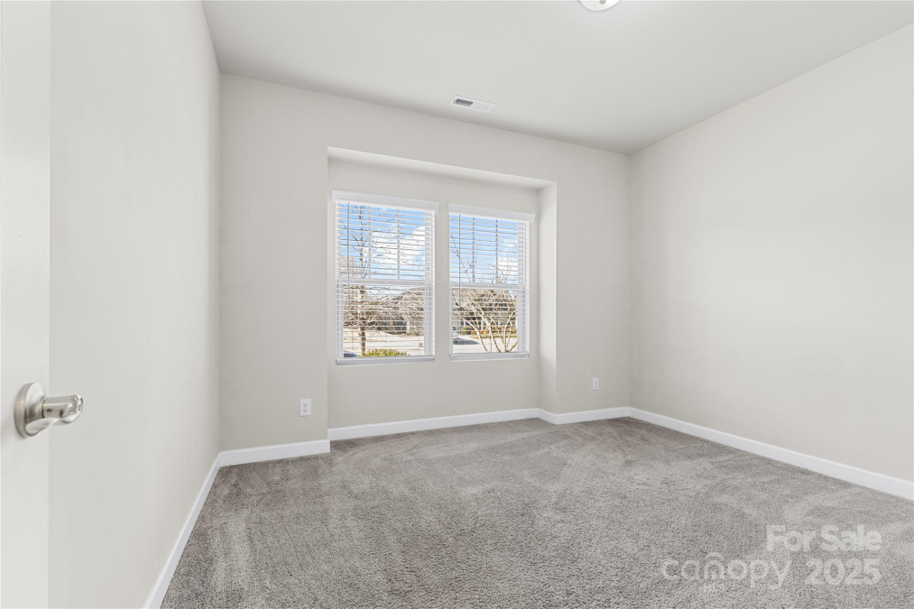9307 Dufaux Dr Charlotte, NC 28278
