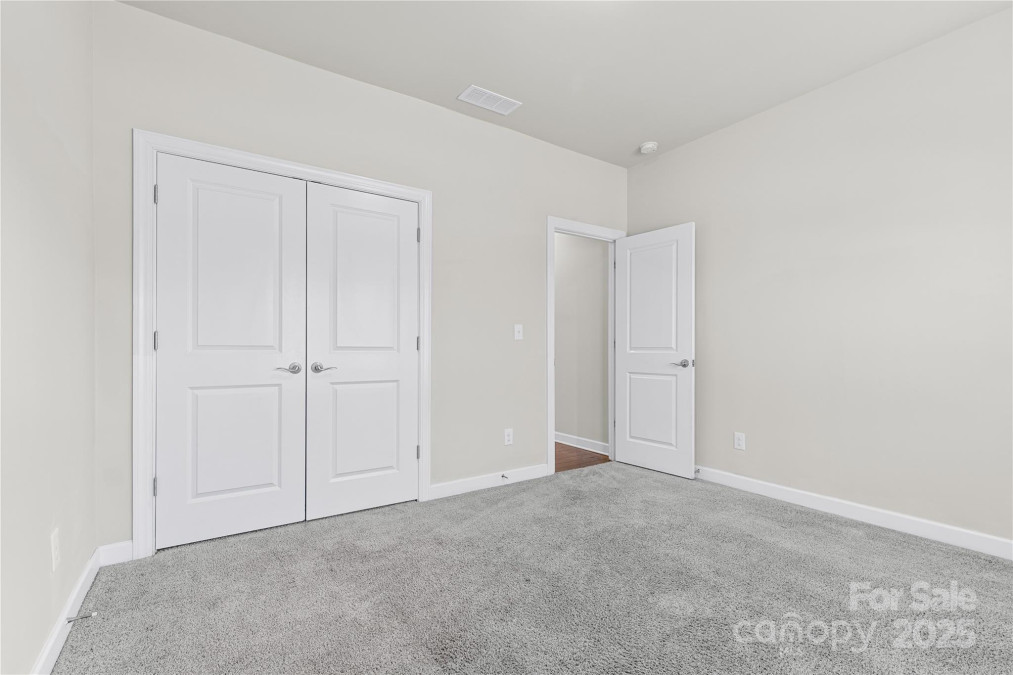 9307 Dufaux Dr Charlotte, NC 28278