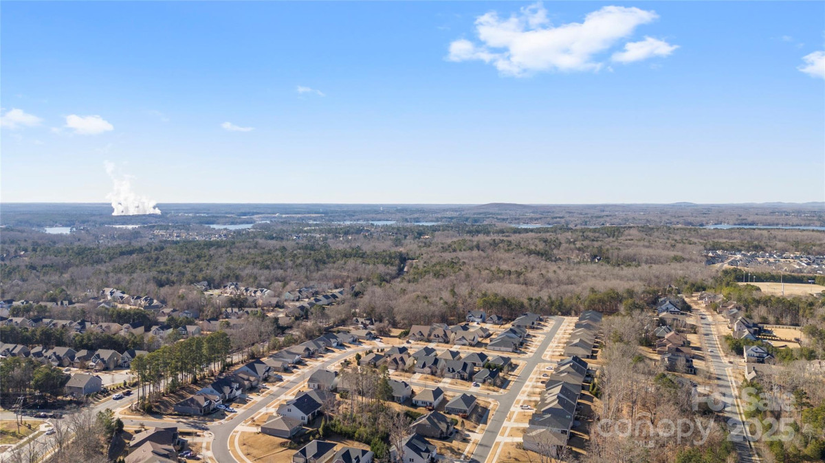 9307 Dufaux Dr Charlotte, NC 28278
