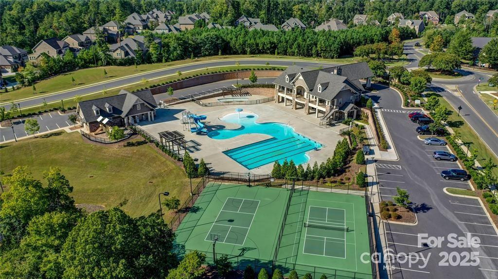 9307 Dufaux Dr Charlotte, NC 28278