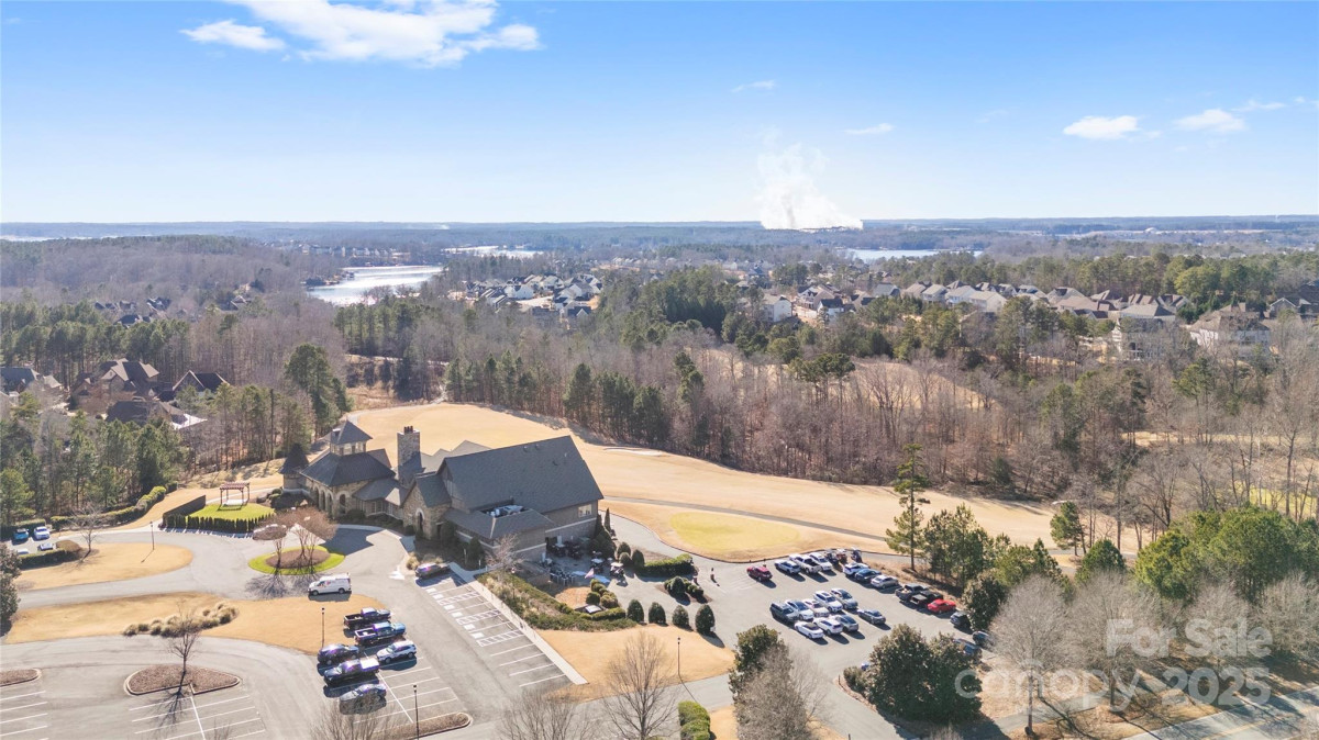 9307 Dufaux Dr Charlotte, NC 28278