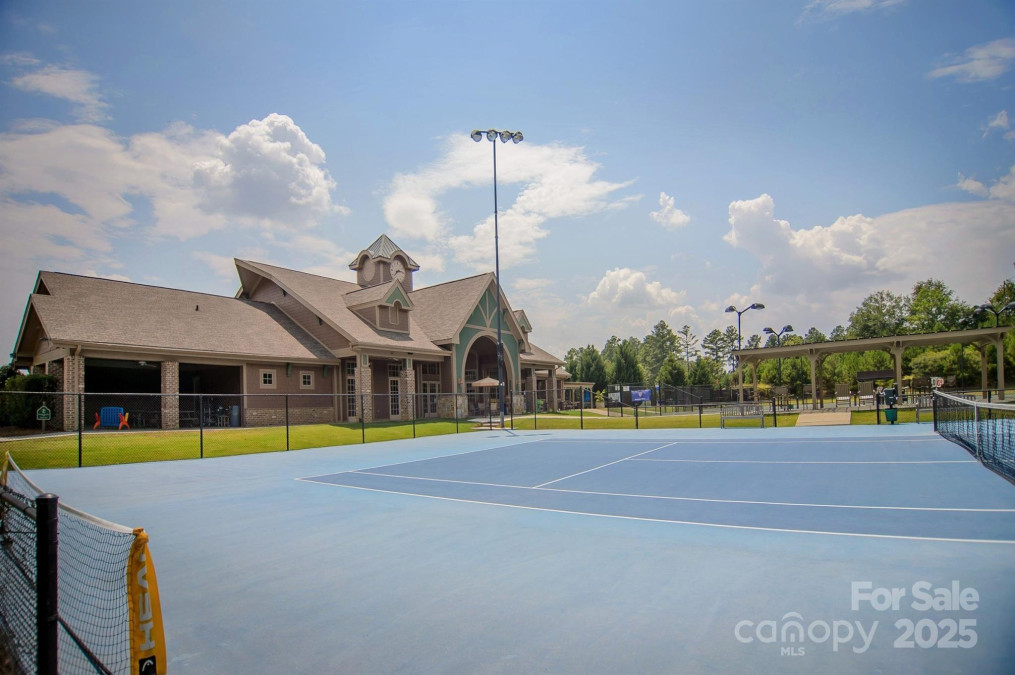 9307 Dufaux Dr Charlotte, NC 28278