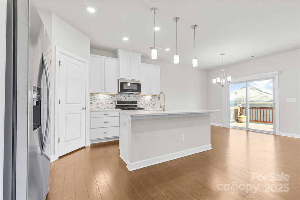 9307 Dufaux Dr Charlotte, NC 28278