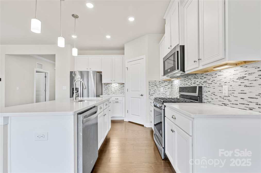 9307 Dufaux Dr Charlotte, NC 28278