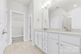 9307 Dufaux Dr Charlotte, NC 28278