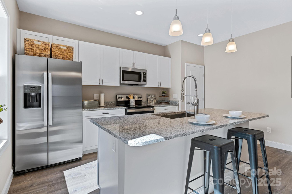 62 Toms Park Cir Hendersonville, NC 28792