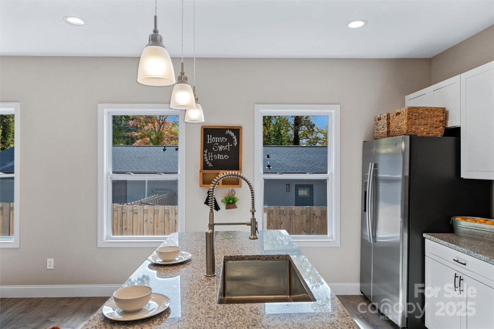 62 Toms Park Cir Hendersonville, NC 28792