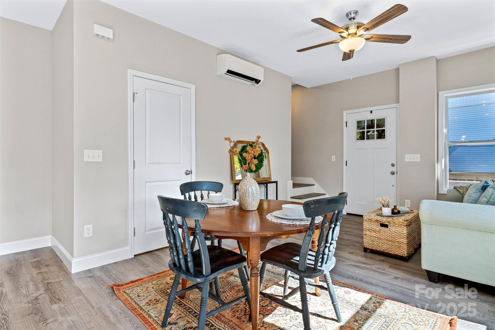 62 Toms Park Cir Hendersonville, NC 28792