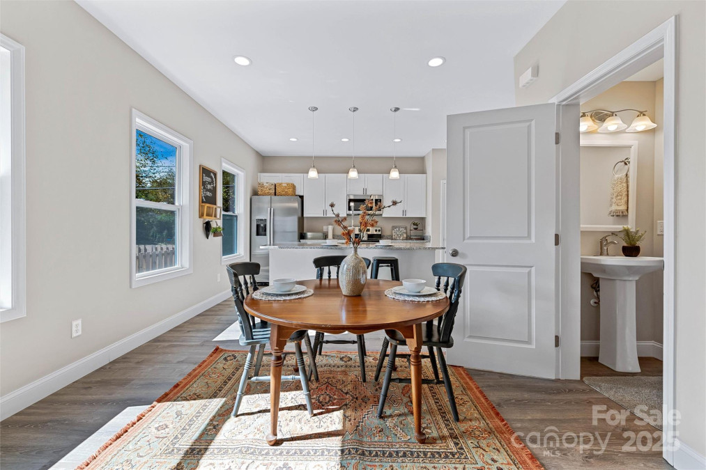 62 Toms Park Cir Hendersonville, NC 28792