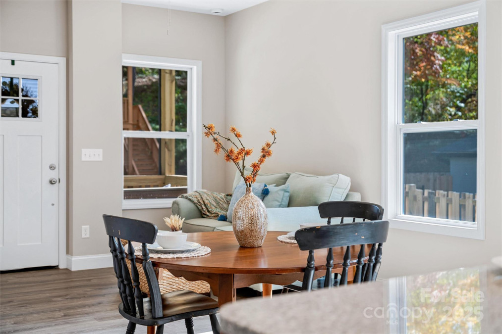 62 Toms Park Cir Hendersonville, NC 28792