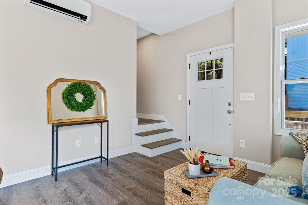62 Toms Park Cir Hendersonville, NC 28792