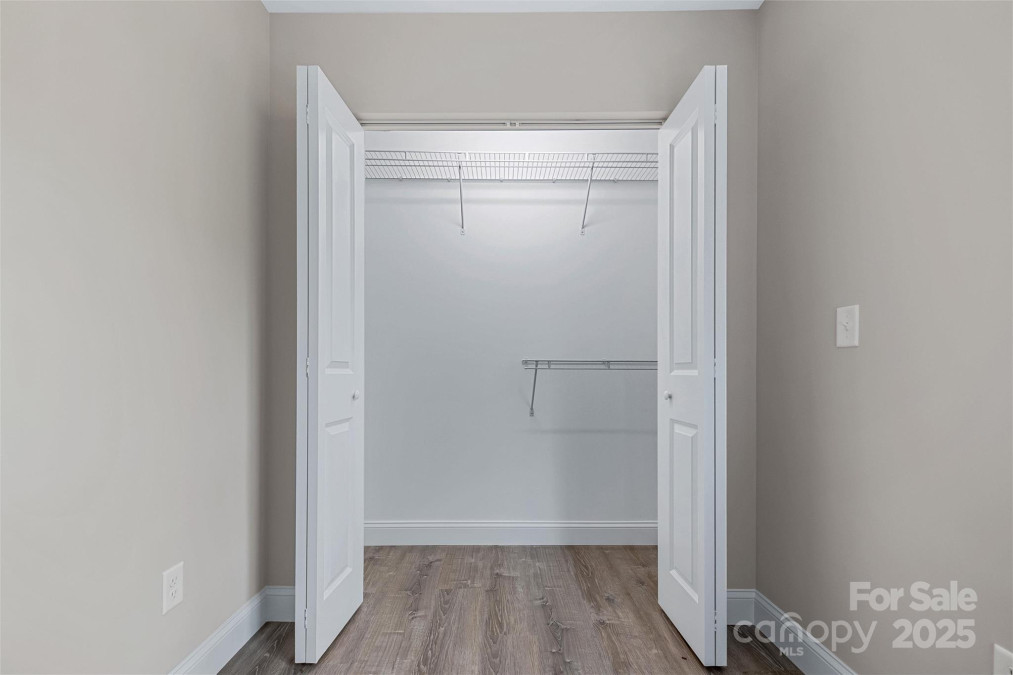 62 Toms Park Cir Hendersonville, NC 28792