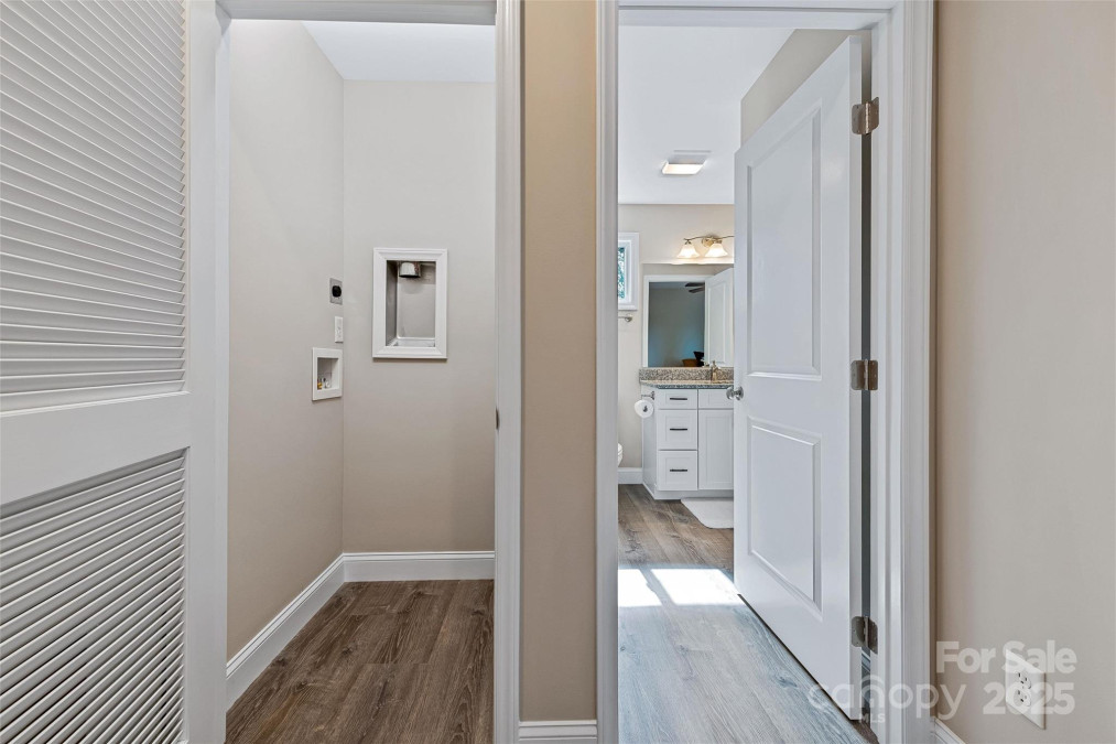 62 Toms Park Cir Hendersonville, NC 28792