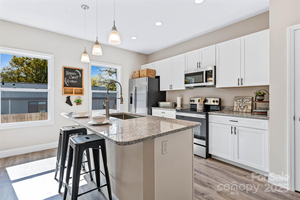 62 Toms Park Cir Hendersonville, NC 28792