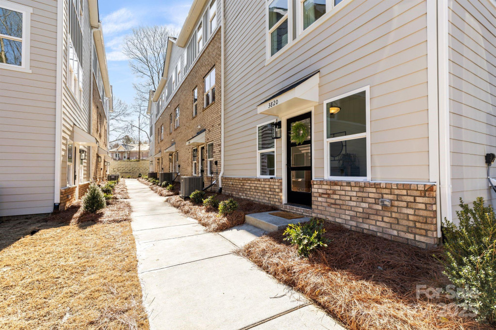 3804 Odom Way Charlotte, NC 28216
