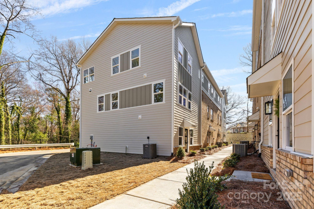 3804 Odom Way Charlotte, NC 28216
