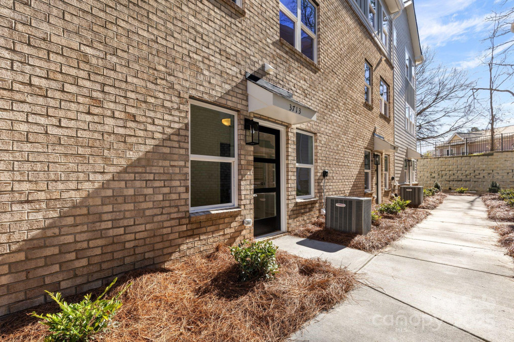 3804 Odom Way Charlotte, NC 28216