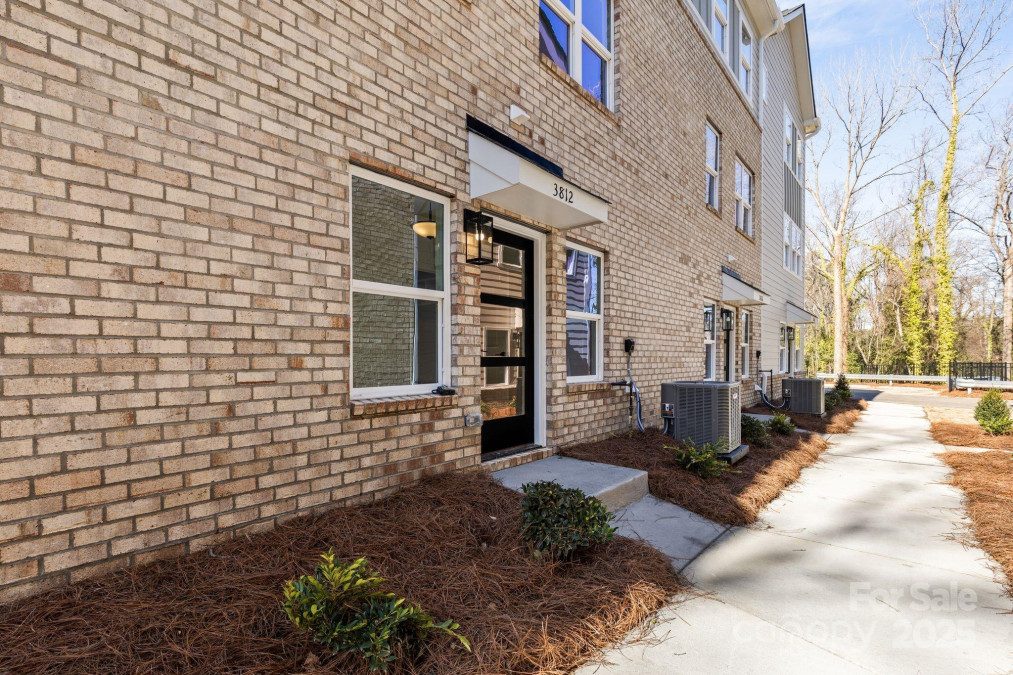 3804 Odom Way Charlotte, NC 28216