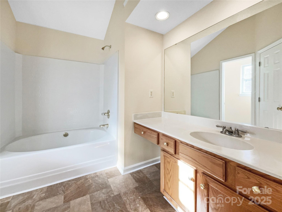 11006 Renoir Ct Charlotte, NC 28215