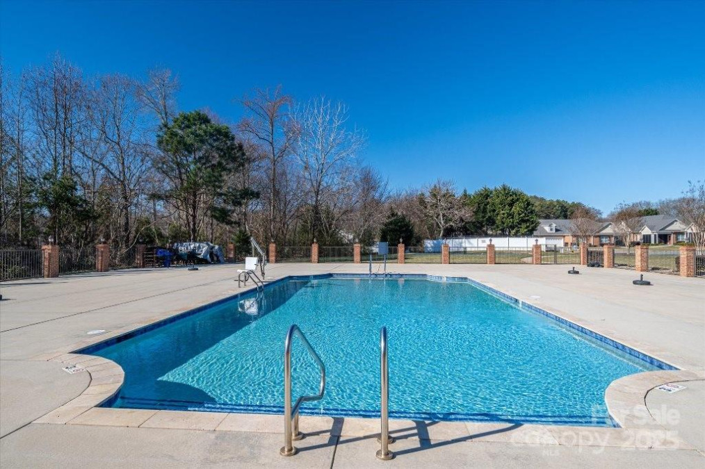 8176 Viscount Ct Denver, NC 28037