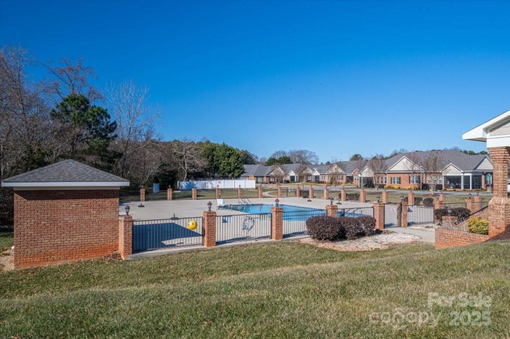 8176 Viscount Ct Denver, NC 28037