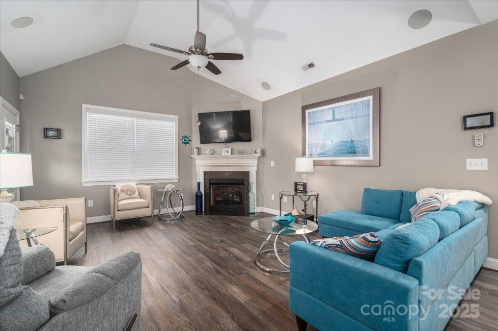 8176 Viscount Ct Denver, NC 28037