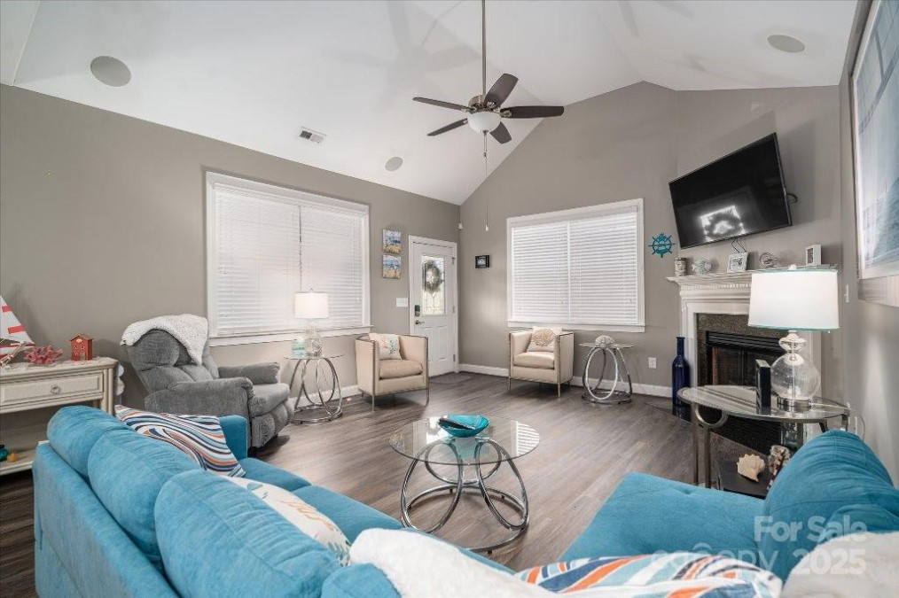 8176 Viscount Ct Denver, NC 28037