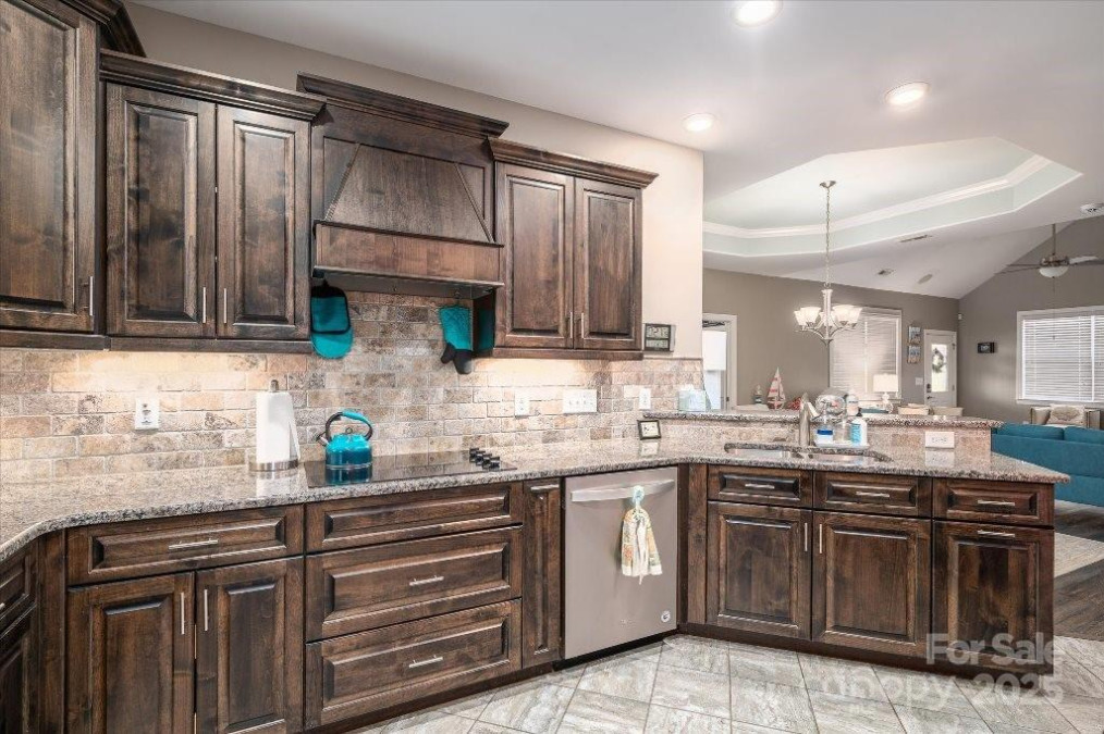 8176 Viscount Ct Denver, NC 28037