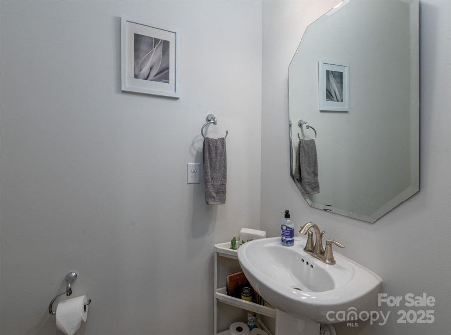 1342 Galloway Rd Charlotte, NC 28262
