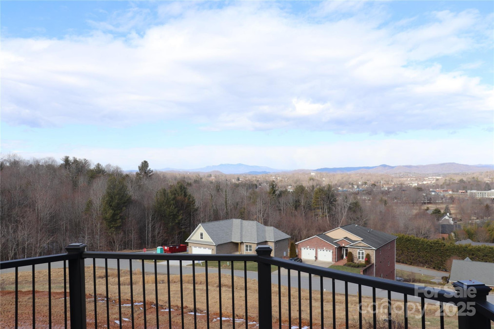 418 Huntington Woods St Lenoir, NC 28645