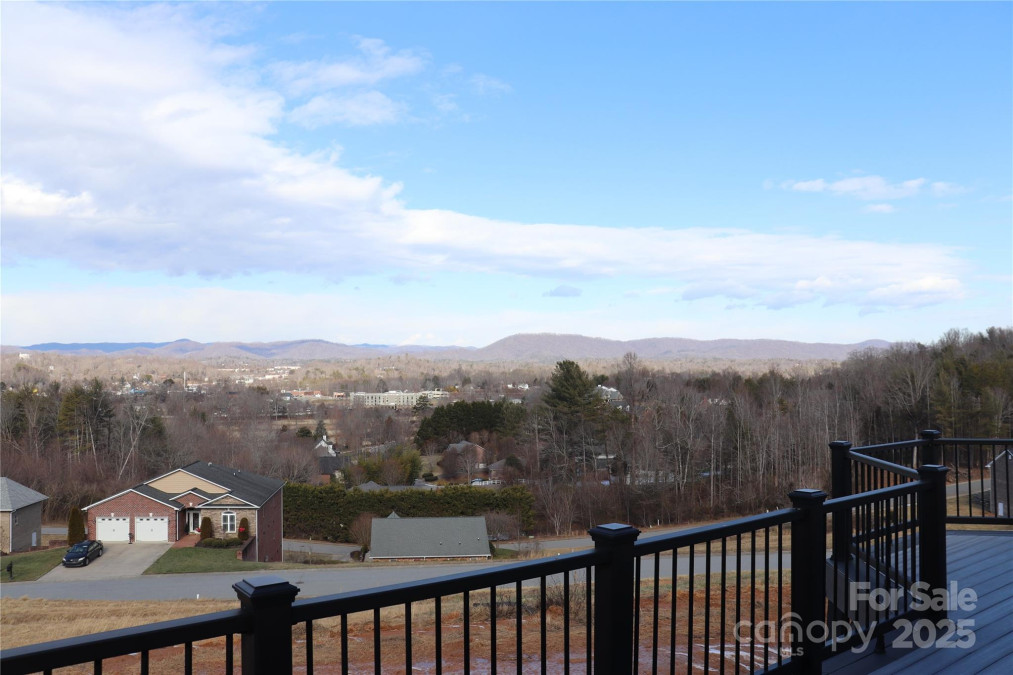 418 Huntington Woods St Lenoir, NC 28645