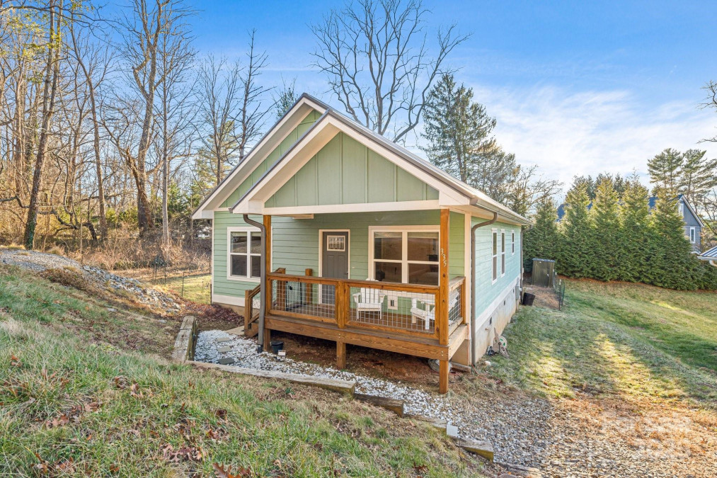 335 Rosscraggon Rd Arden, NC 28704