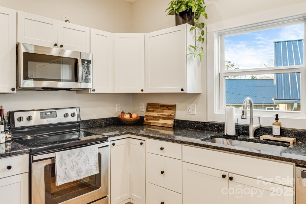 335 Rosscraggon Rd Arden, NC 28704
