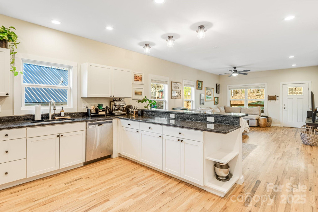 335 Rosscraggon Rd Arden, NC 28704