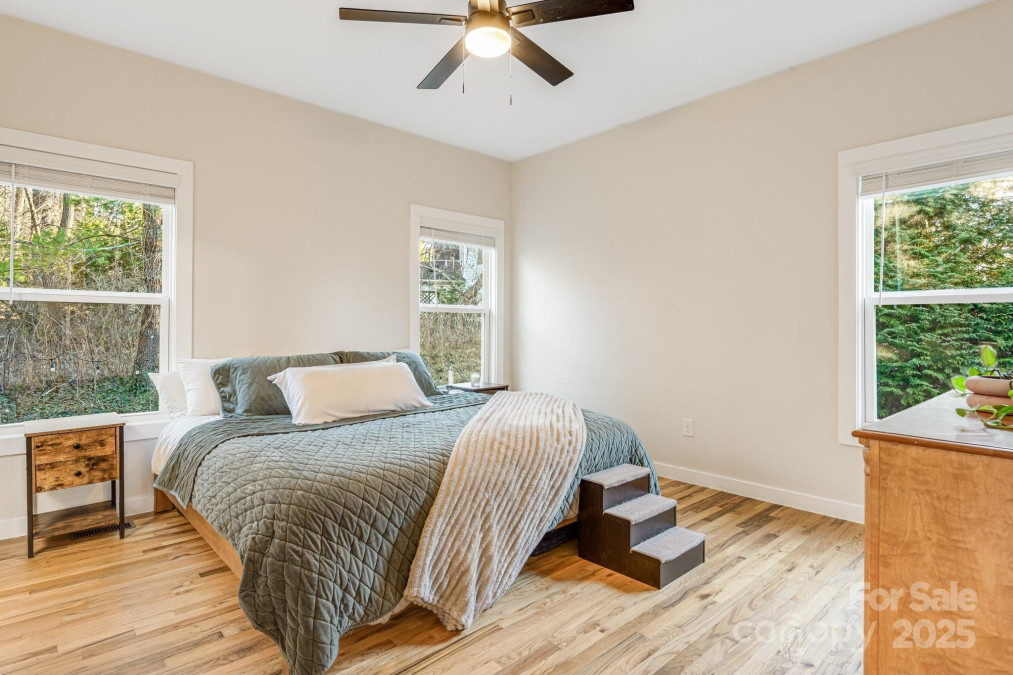 335 Rosscraggon Rd Arden, NC 28704